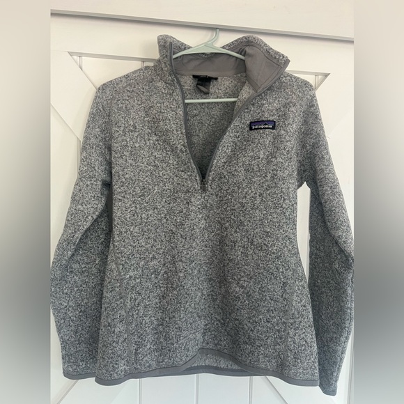 Women’s Patagonia Pullover - Picture 2 of 3
